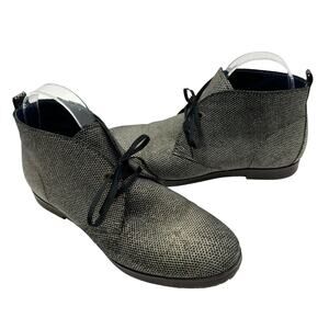 COM Creation of Minds Flex Metallic Silver Gunmetal Lace Up Ankle Chukka Boots